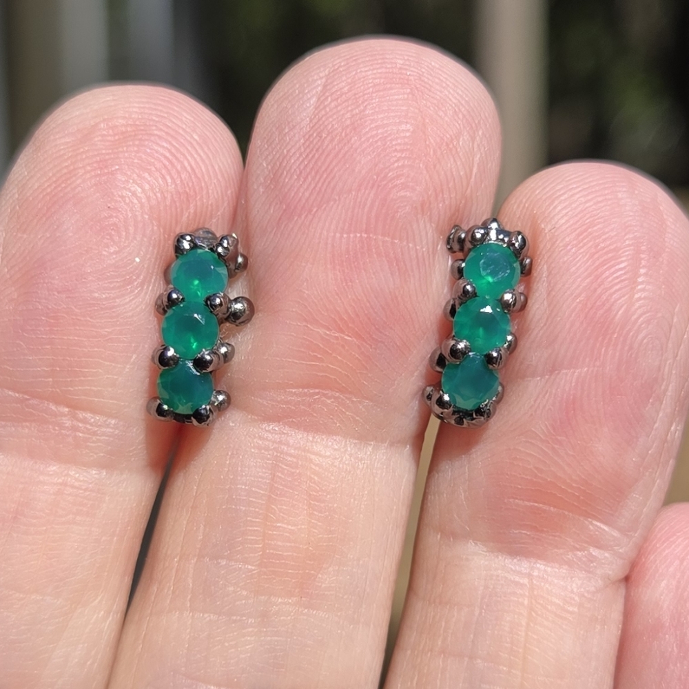 Green Onyx Sterling & Rhodium Earrings - Picture 4 of 9